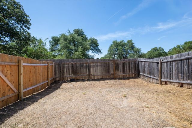 2410 Great Oaks DR 402, Round Rock, TX 78681