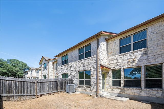 2410 Great Oaks DR 402, Round Rock, TX 78681