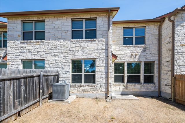 2410 Great Oaks DR 402, Round Rock, TX 78681