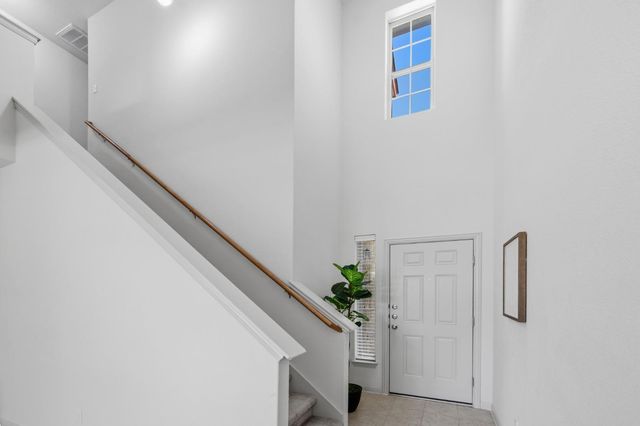 2410 Great Oaks DR 402, Round Rock, TX 78681