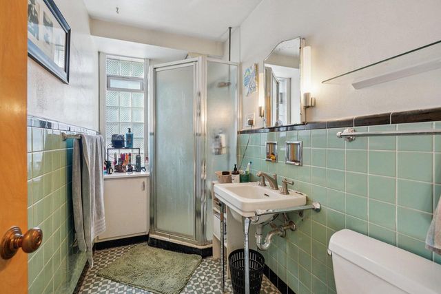 8216 W North AVENUE, Wauwatosa, WI 53213