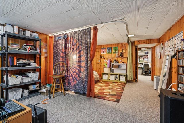 8216 W North AVENUE, Wauwatosa, WI 53213