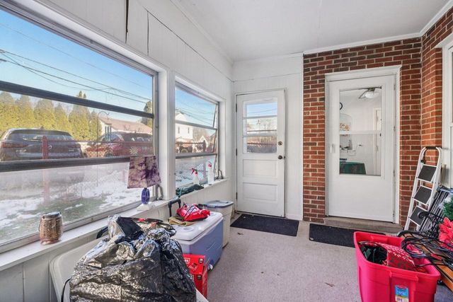 8216 W North AVENUE, Wauwatosa, WI 53213