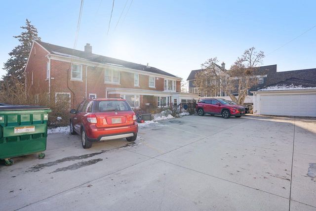 8216 W North AVENUE, Wauwatosa, WI 53213