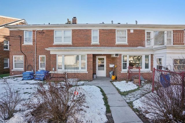 8216 W North AVENUE, Wauwatosa, WI 53213