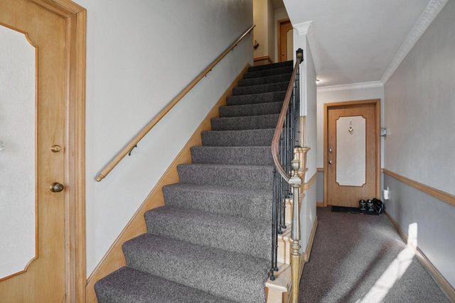 8216 W North AVENUE, Wauwatosa, WI 53213