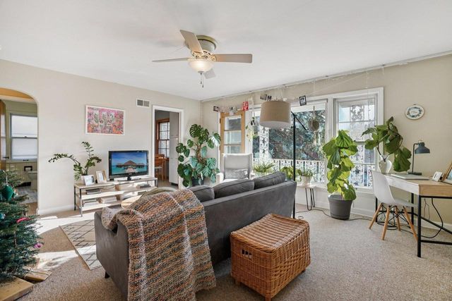 8216 W North AVENUE, Wauwatosa, WI 53213