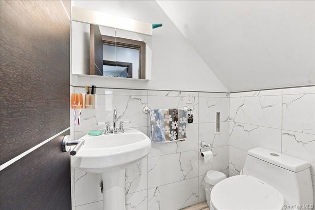1366 Siegfried Place, Bronx, NY 10465