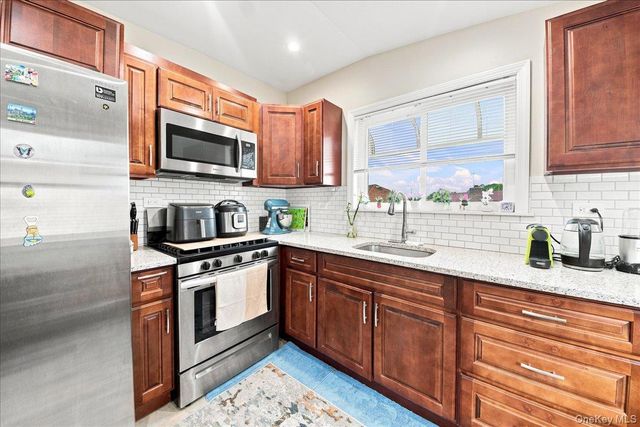 1366 Siegfried Place, Bronx, NY 10465