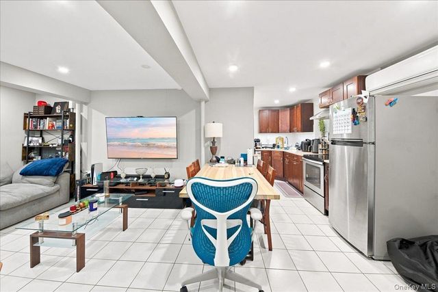1366 Siegfried Place, Bronx, NY 10465