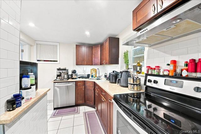 1366 Siegfried Place, Bronx, NY 10465