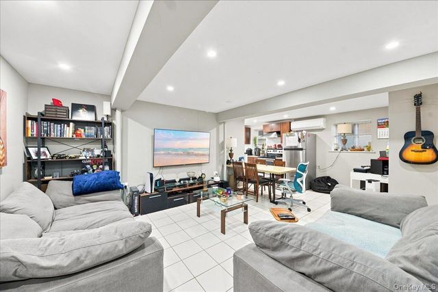 1366 Siegfried Place, Bronx, NY 10465