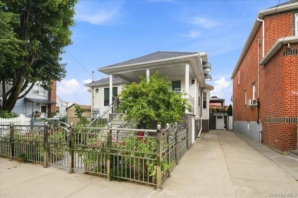 1366 Siegfried Place, Bronx, NY 10465 — photo 2