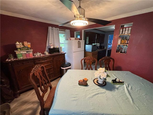 6806 Vara Dr, South Park, PA 15236