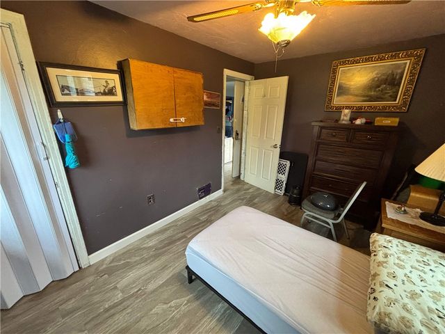 6806 Vara Dr, South Park, PA 15236