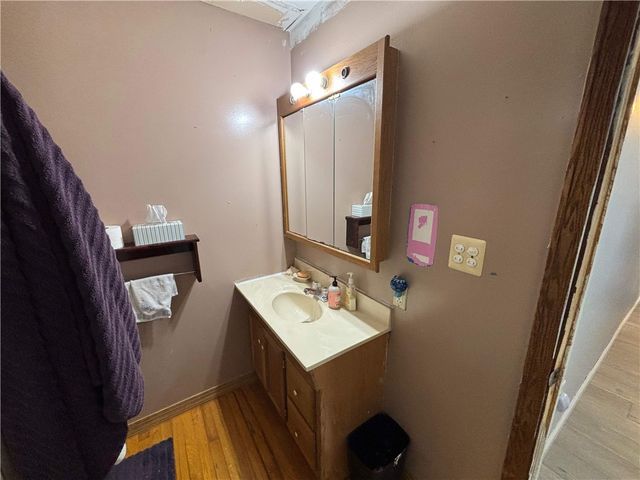 6806 Vara Dr, South Park, PA 15236