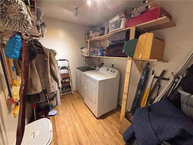 6806 Vara Dr, South Park, PA 15236