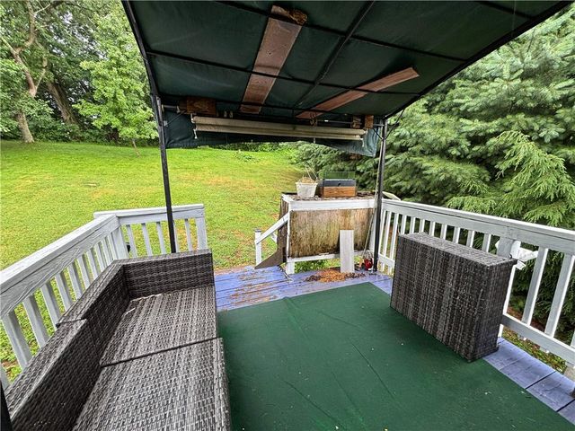 6806 Vara Dr, South Park, PA 15236