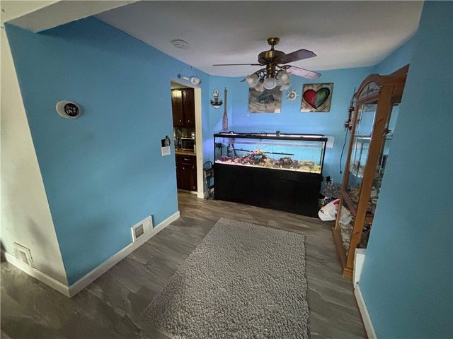 6806 Vara Dr, South Park, PA 15236