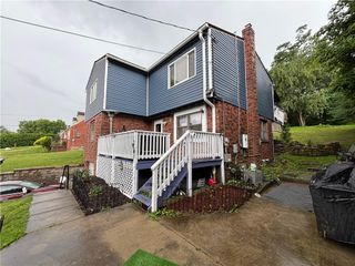 6806 Vara Dr, South Park, PA 15236
