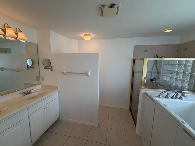 8046 Florenza Drive, Boynton Beach, FL 33472