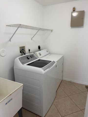 8046 Florenza Drive, Boynton Beach, FL 33472
