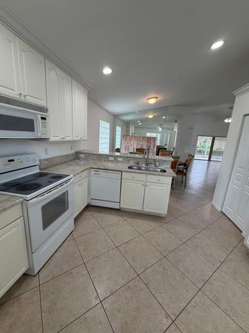 8046 Florenza Drive, Boynton Beach, FL 33472