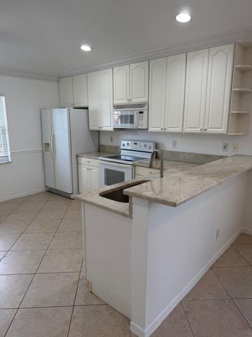 8046 Florenza Drive, Boynton Beach, FL 33472