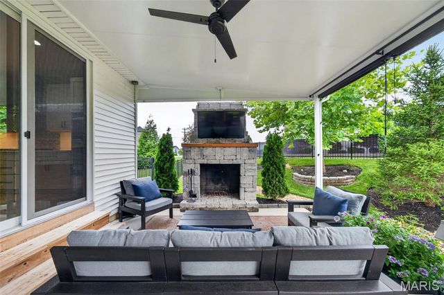 414 Gatehouse Circle, Wentzville, MO 63385