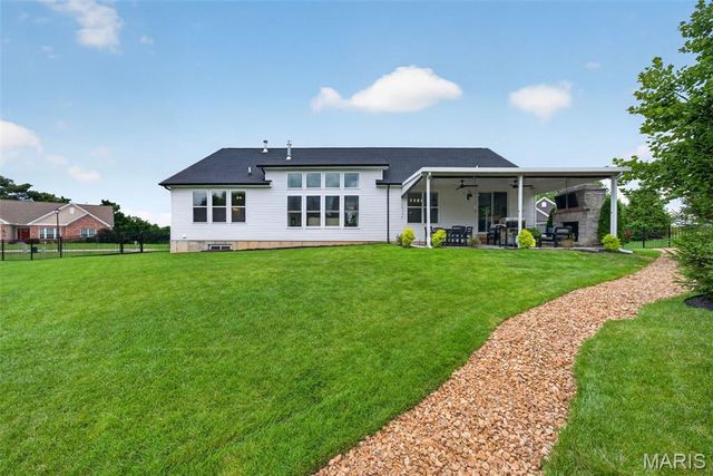 414 Gatehouse Circle, Wentzville, MO 63385