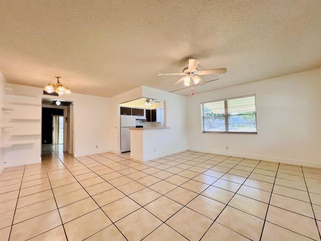 300 Camden M, West Palm Beach, FL 33417