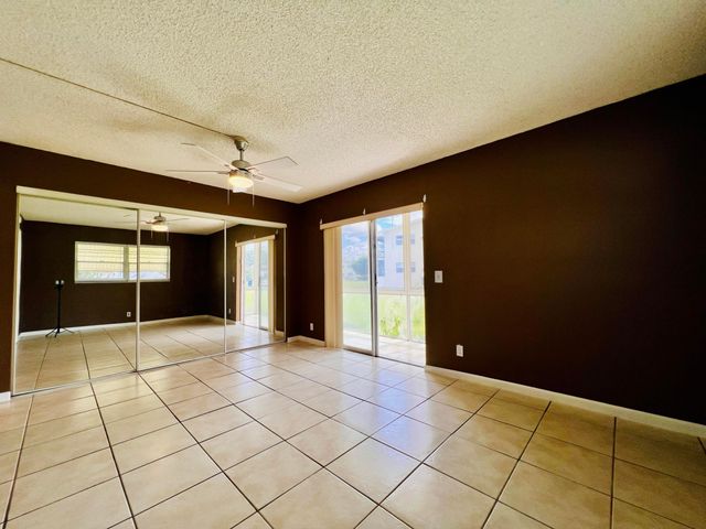 300 Camden M, West Palm Beach, FL 33417