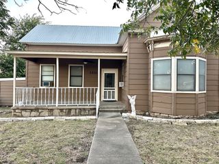 1211 Hutchings Street, Goldthwaite, TX 76844