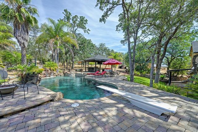 5551 Saddlehorn Rd, Shingle Springs, CA 95682