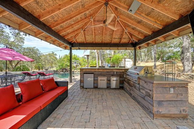 5551 Saddlehorn Rd, Shingle Springs, CA 95682