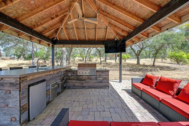 5551 Saddlehorn Rd, Shingle Springs, CA 95682