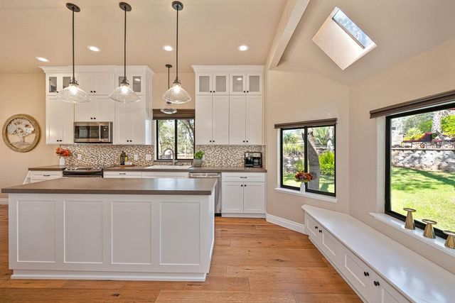 5551 Saddlehorn Rd, Shingle Springs, CA 95682