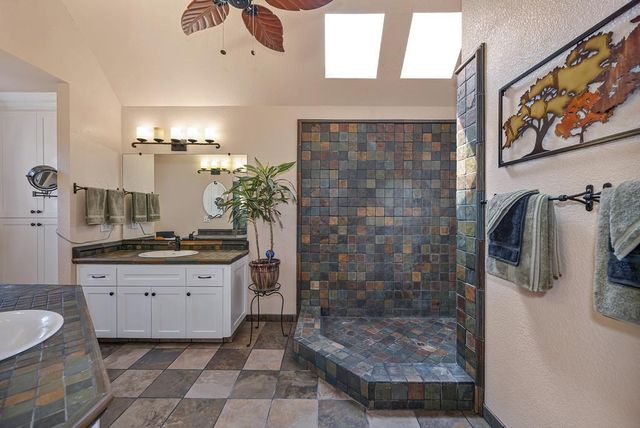 5551 Saddlehorn Rd, Shingle Springs, CA 95682