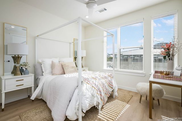 719 E Locust St Unit 3106, San Antonio, TX 78212