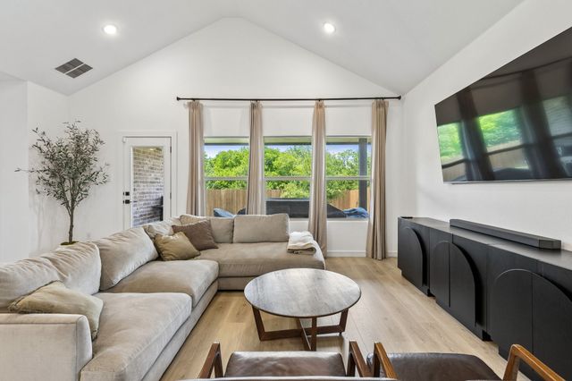 1242 Champlain Way, Dallas, TX 75253