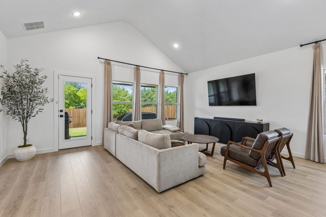 1242 Champlain Way, Dallas, TX 75253