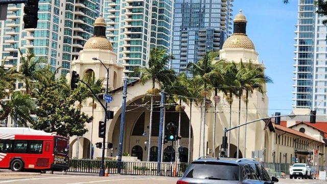 700 W E Street 2805, San Diego, CA 92101