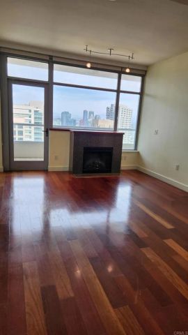 700 W E Street 2805, San Diego, CA 92101