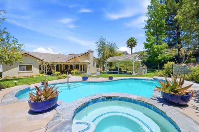 15330 Live Oak Springs Canyon, Canyon Country, CA 91387