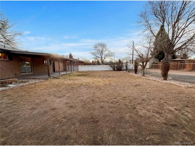 1027 N 1st St, Johnstown, CO 80534