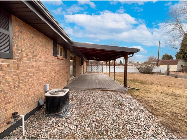 1027 N 1st St, Johnstown, CO 80534