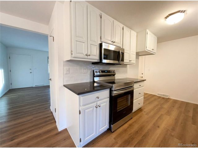 1027 N 1st St, Johnstown, CO 80534