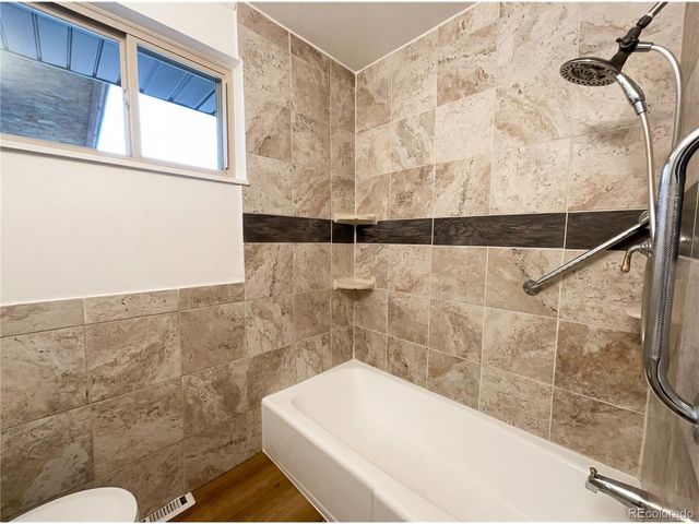 1027 N 1st St, Johnstown, CO 80534