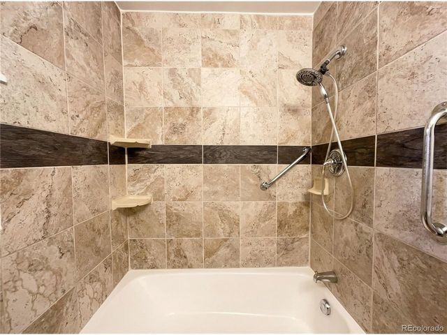 1027 N 1st St, Johnstown, CO 80534