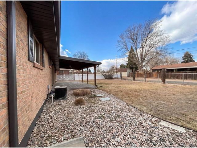 1027 N 1st St, Johnstown, CO 80534